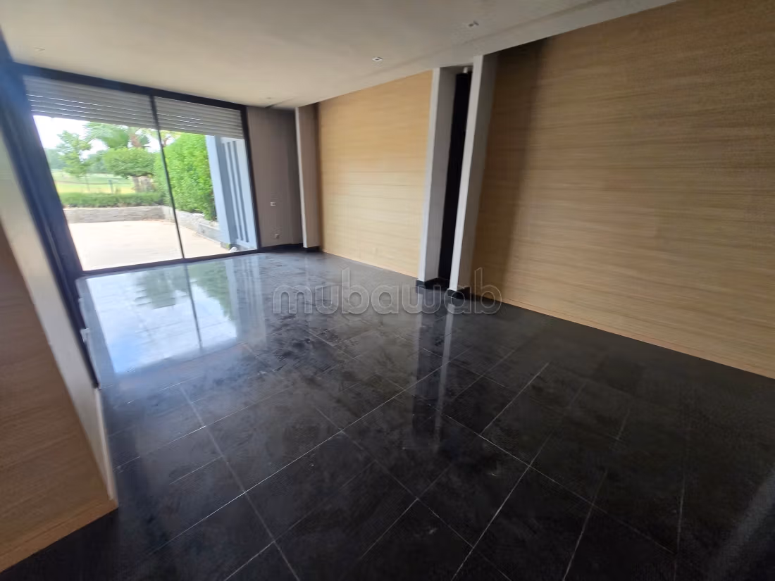 Maison de luxe à vendre à Ville Verte. 5 pièces. Cheminée, piscine