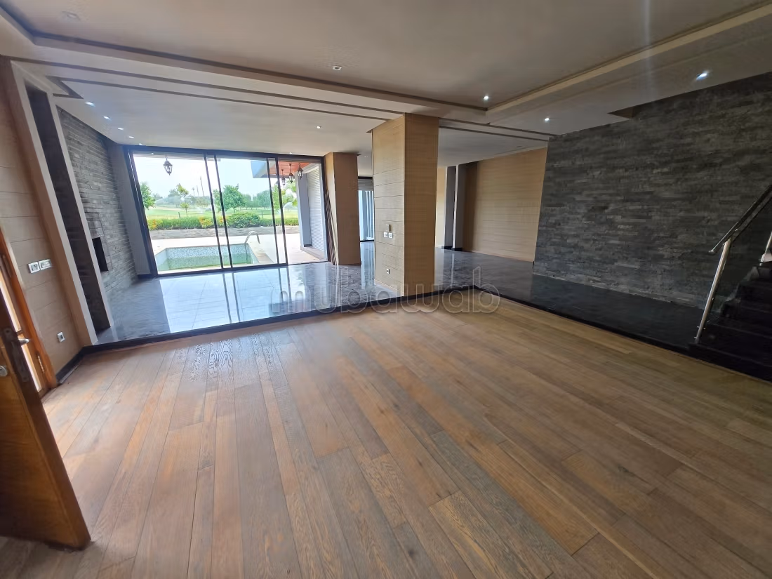 Maison de luxe à vendre à Ville Verte. 5 pièces. Cheminée, piscine