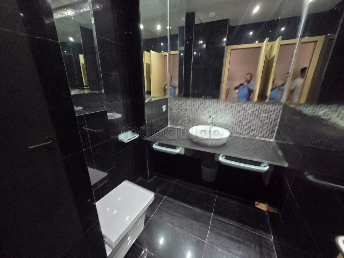 Maison de luxe à vendre à Ville Verte. 5 pièces. Cheminée, piscine