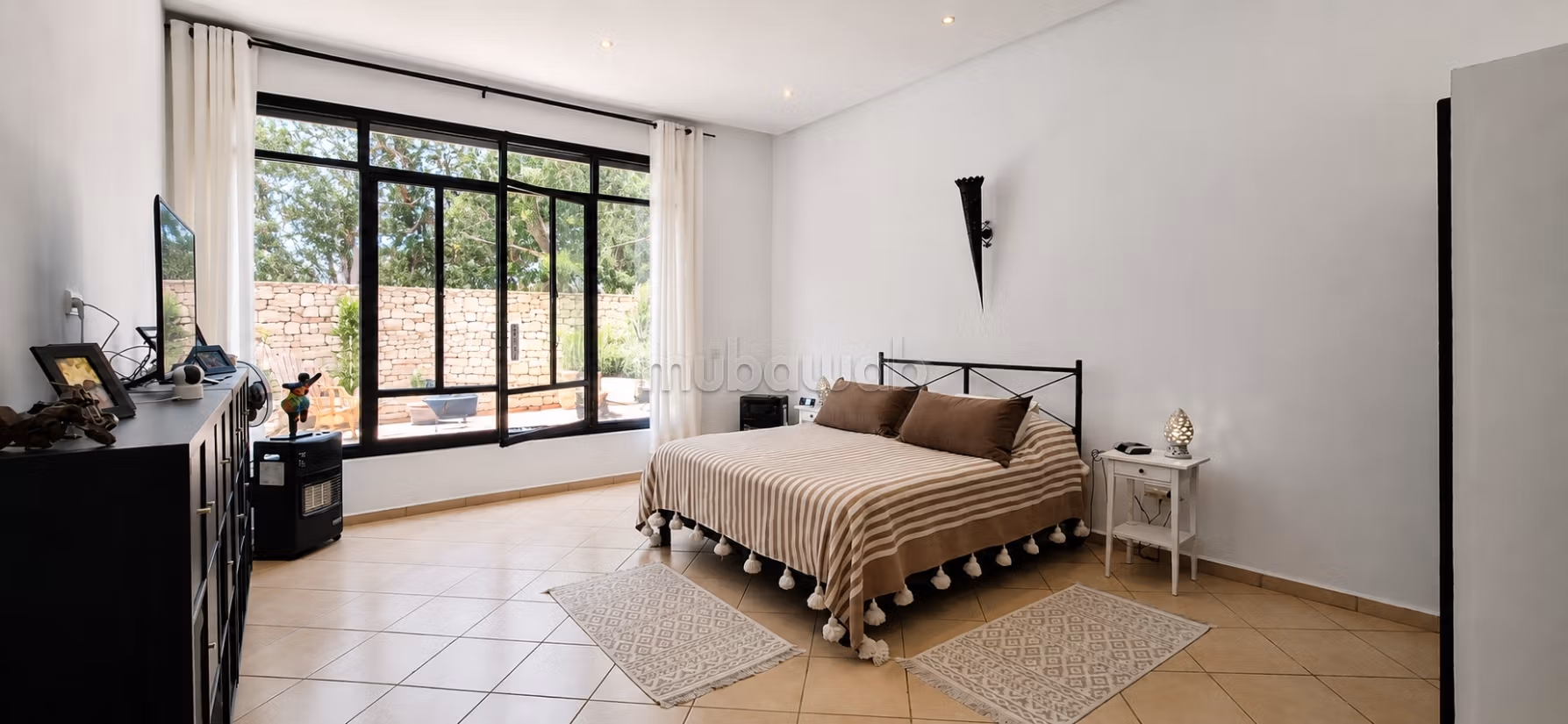 Contemporary villa with beautiful volumes