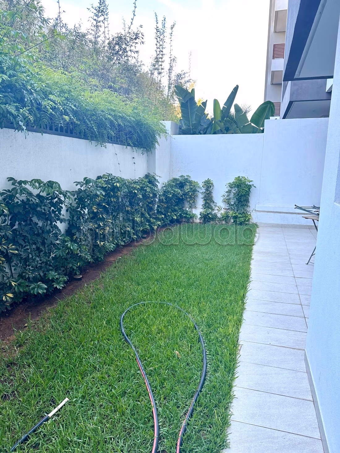 Rez de jardin à louer vide dans une résidence sécurisée avec piscine et salle de sport