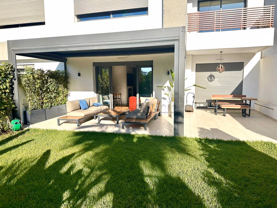 Rez de jardin à louer vide dans une résidence sécurisée avec piscine et salle de sport