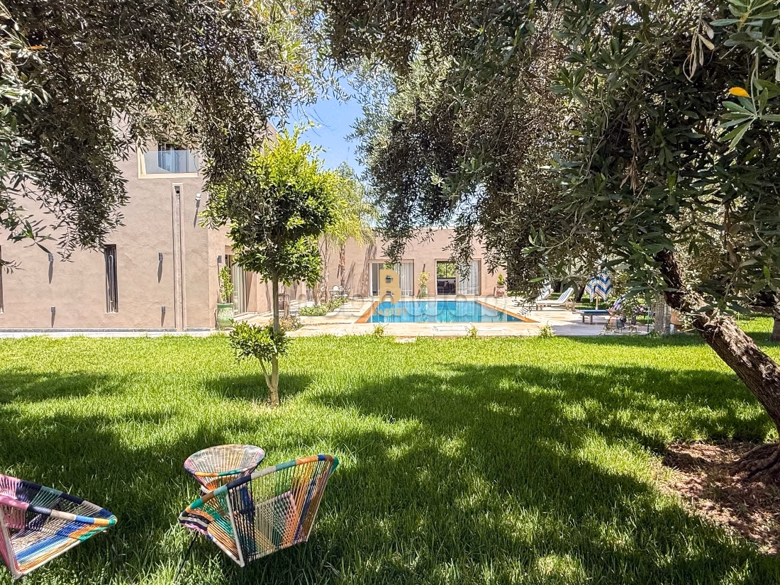 Villa atlas en vente a marrakech route de fez Titrée