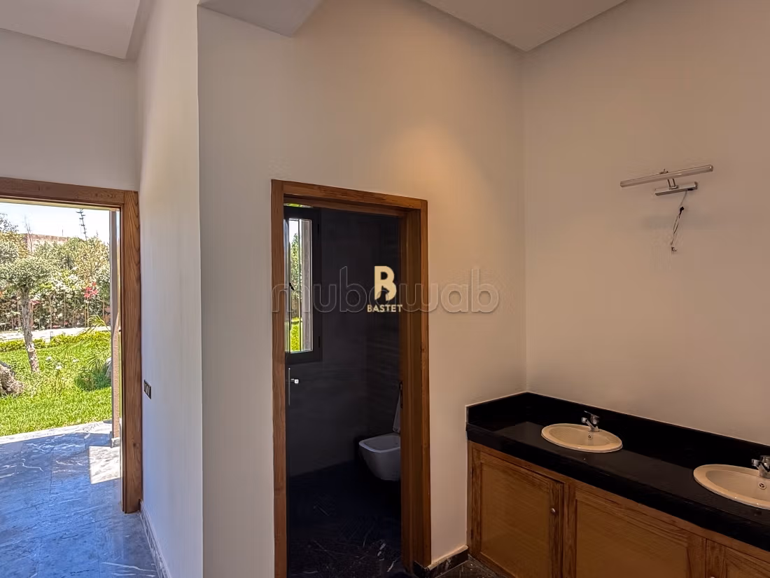 Villa atlas en vente a marrakech route de fez Titrée