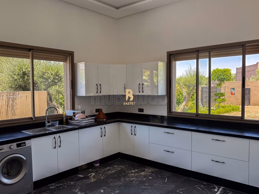 Villa atlas en vente a marrakech route de fez Titrée
