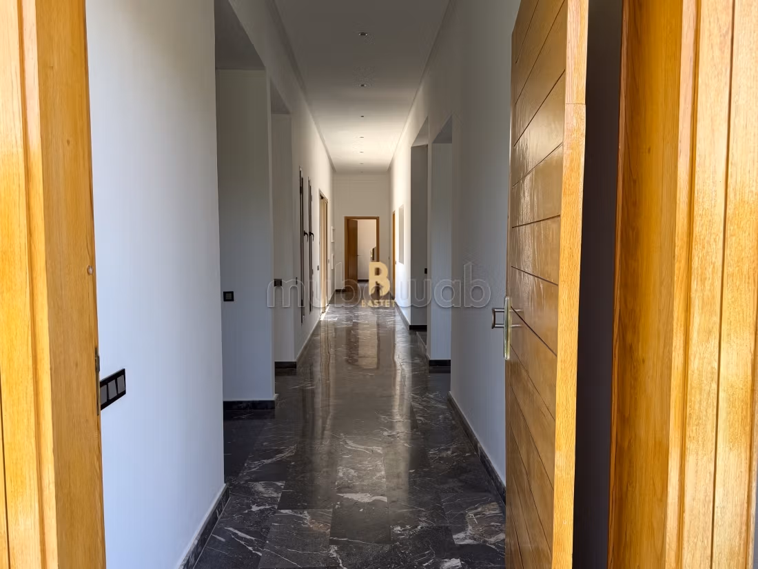Villa atlas en vente a marrakech route de fez Titrée