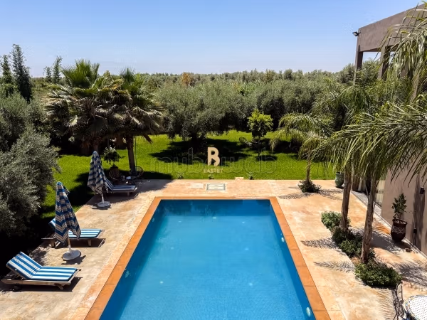 Villa atlas en vente a marrakech route de fez Titrée