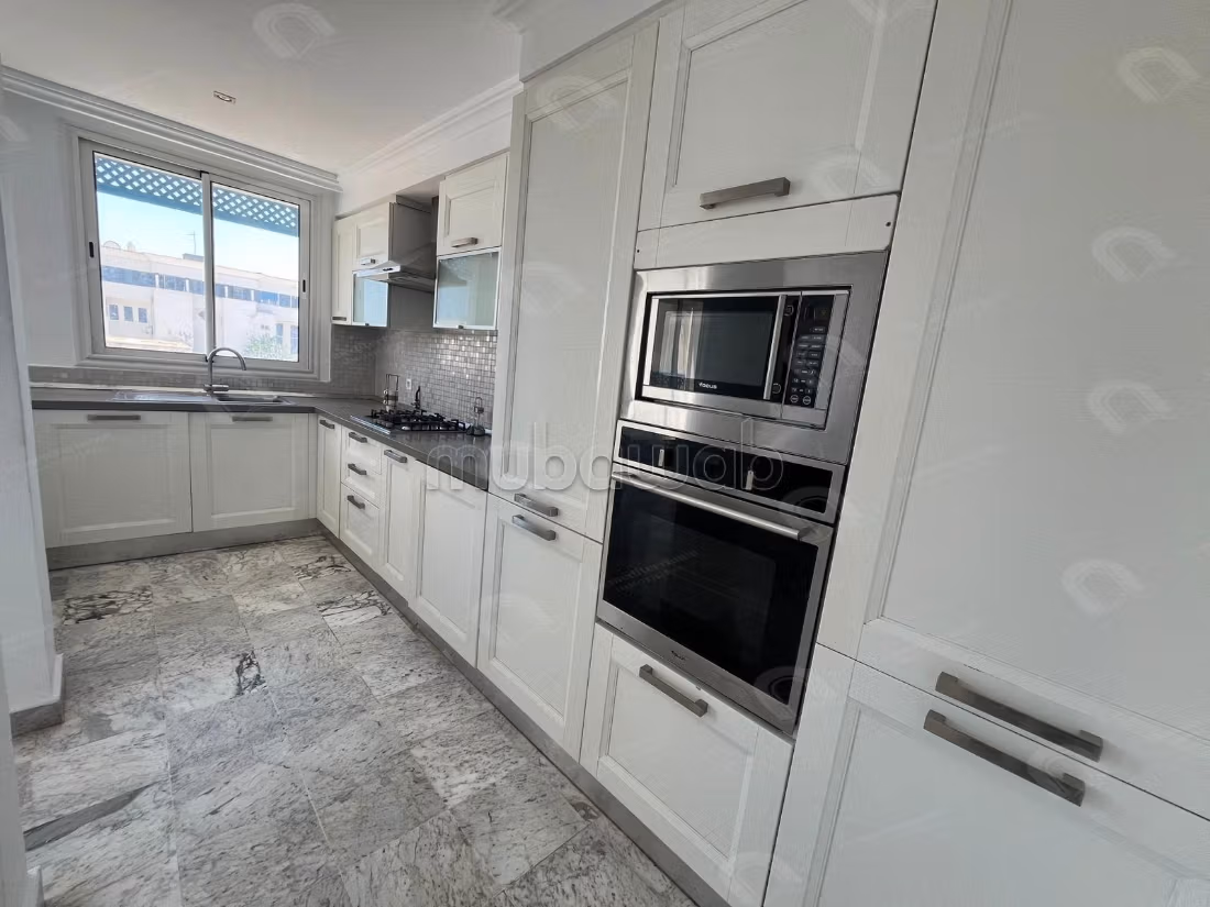In affitto duplex vuoto a Gammarth turistico