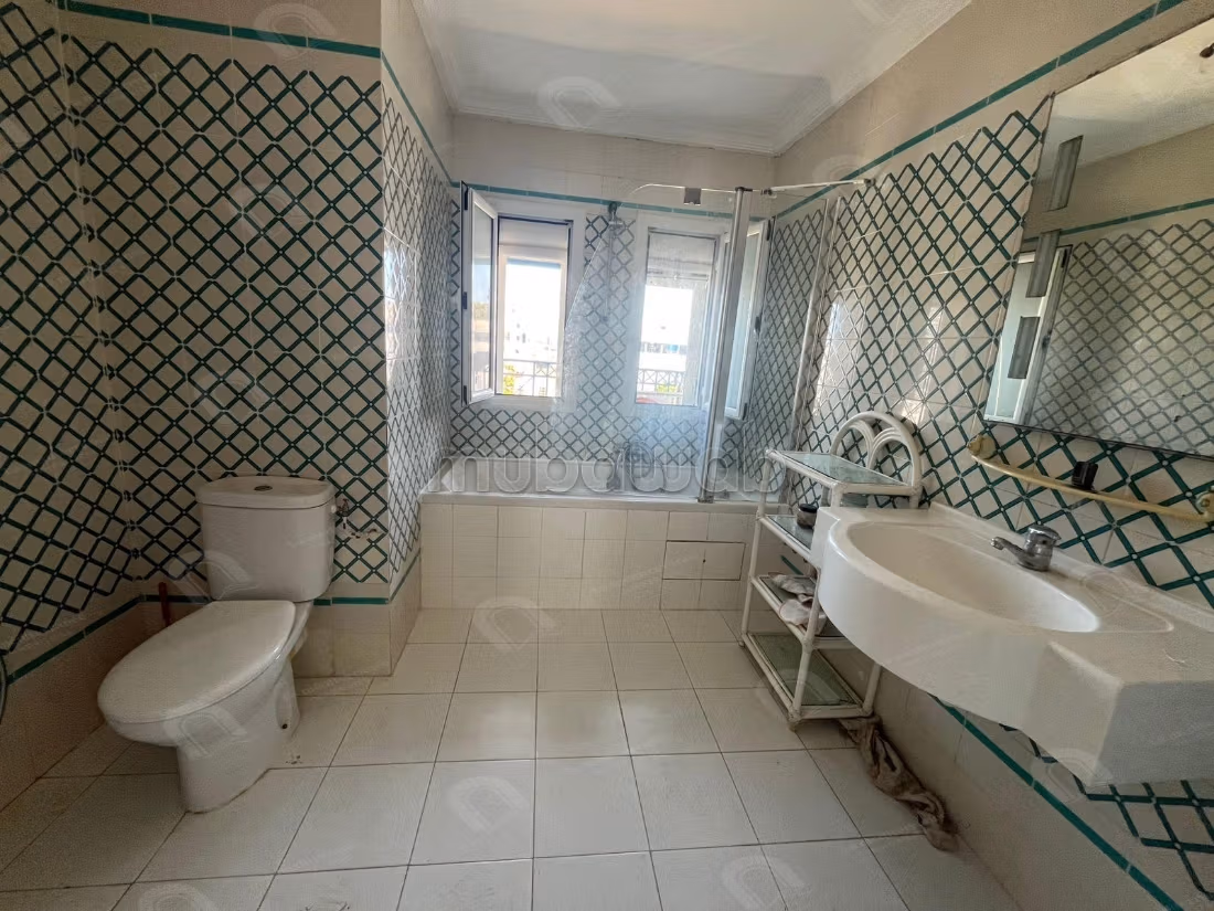 In affitto duplex vuoto a Gammarth turistico