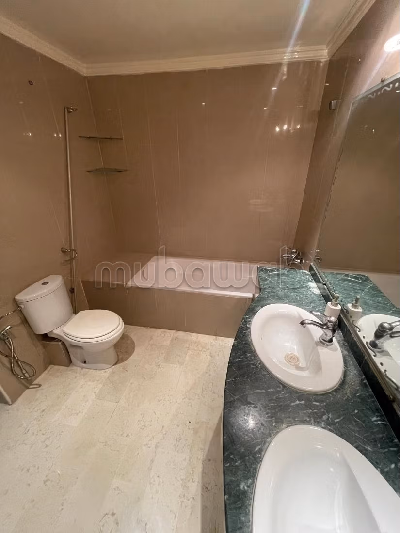 Bel appartement à vendre à 2 pas de la courniche
Ain Diab — 5