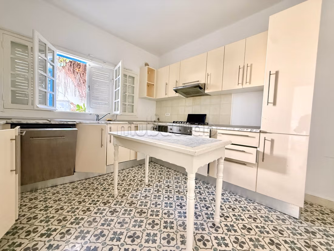 Charming S3 villa with garden, Carthage