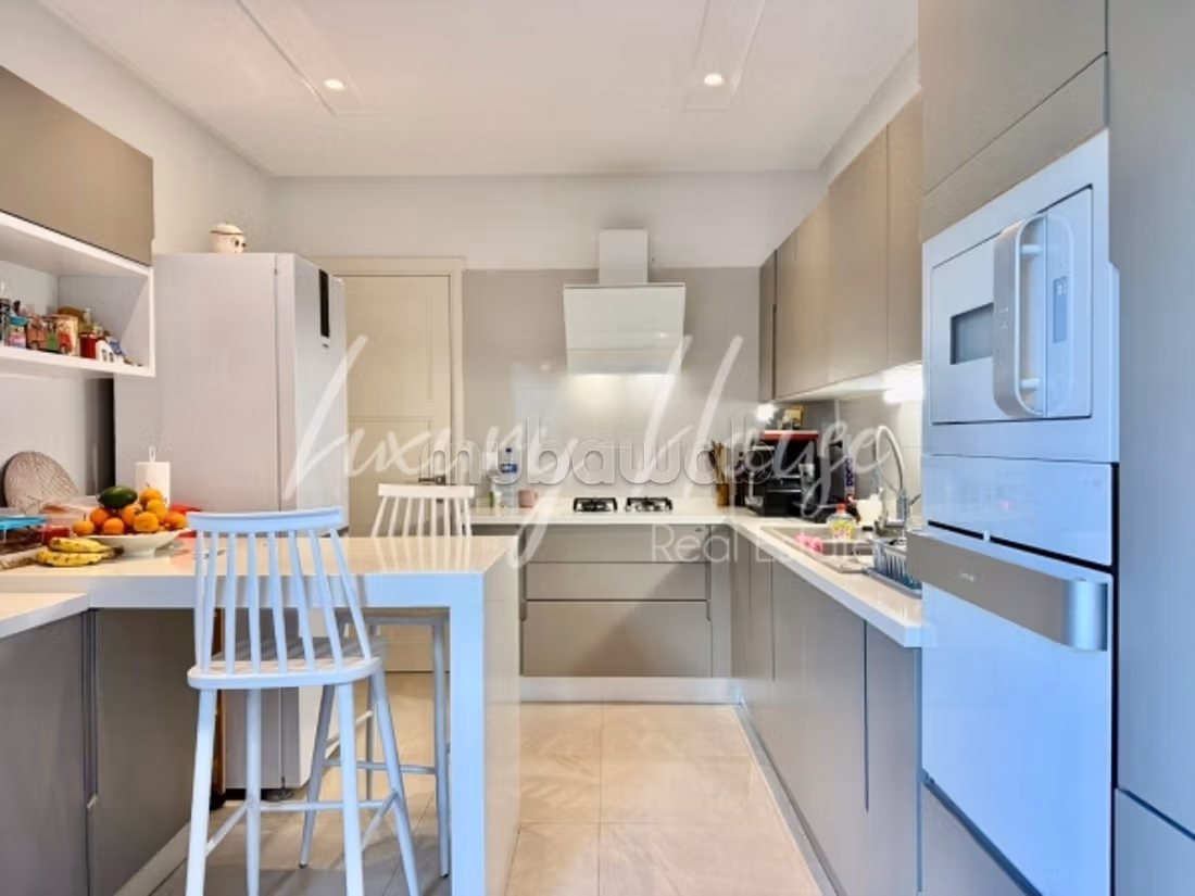 Villa S4 avec piscine et jardin à La Marsa