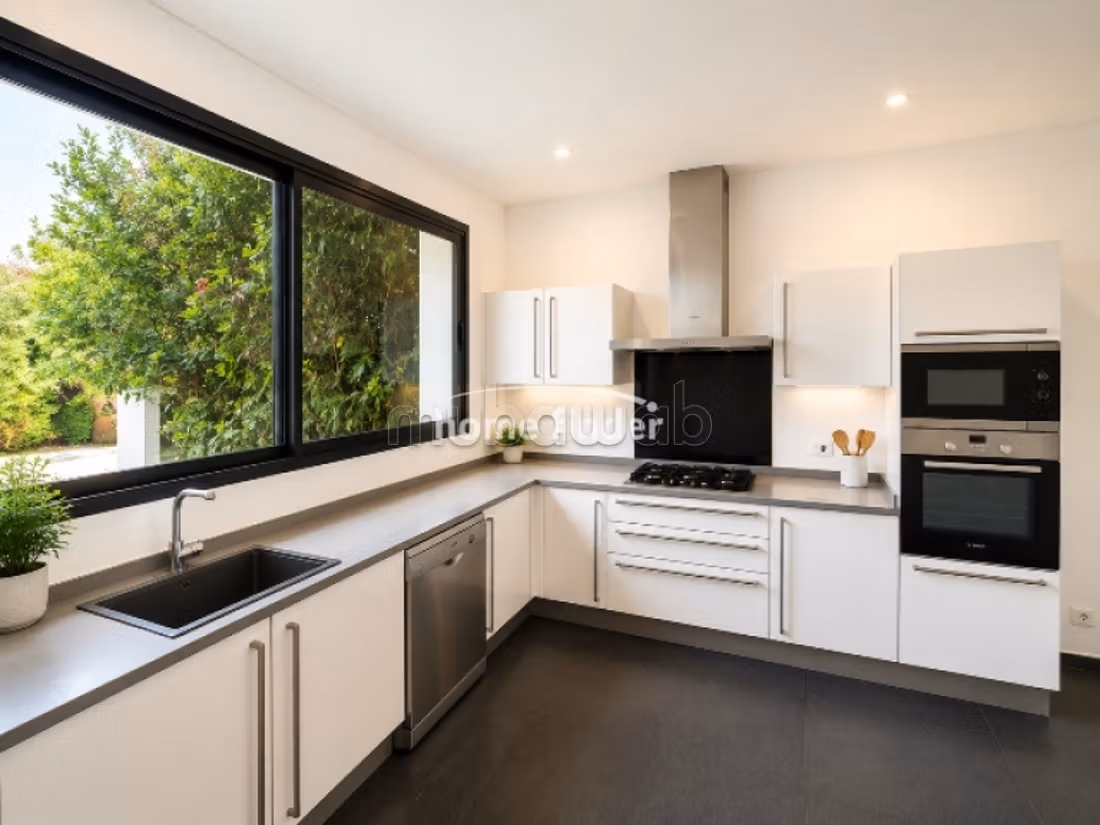 Villa en venta en Dar Bouazza 330 m²