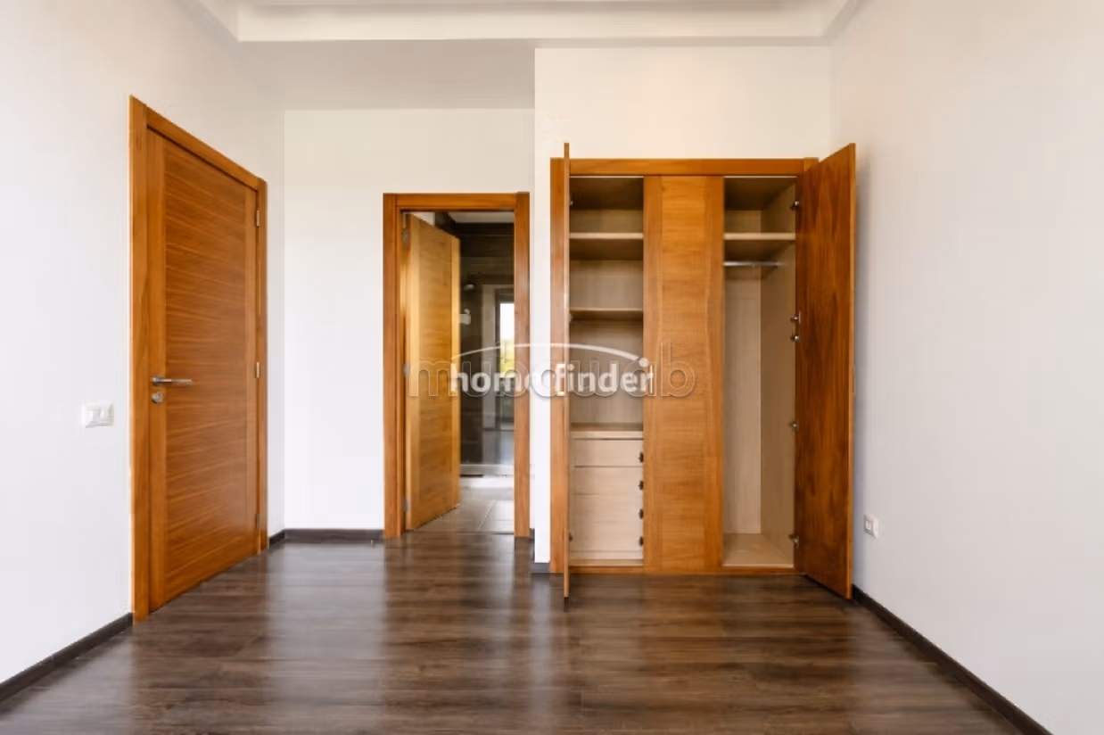 Villa en venta en Dar Bouazza 330 m²