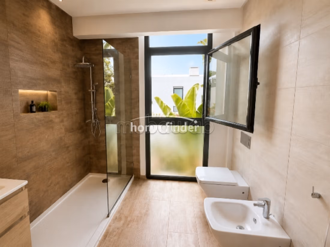 Villa en venta en Dar Bouazza 330 m²