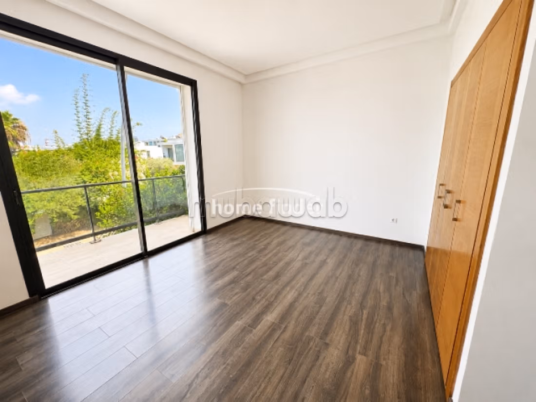 Villa en venta en Dar Bouazza 330 m²