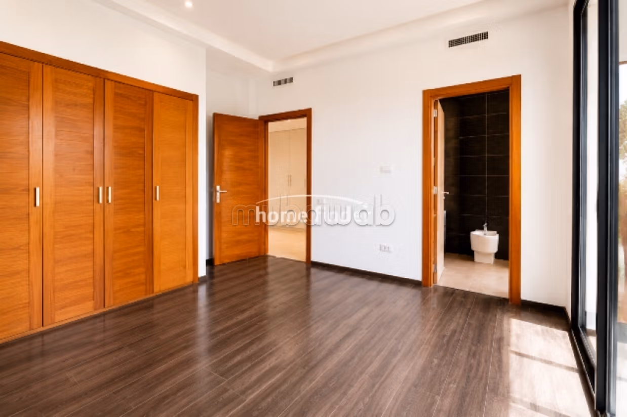 Villa en venta en Dar Bouazza 330 m²