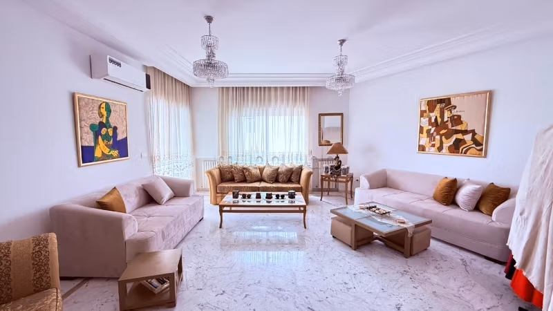 À VENDRE – Appartement S4 à Cité Ennasr