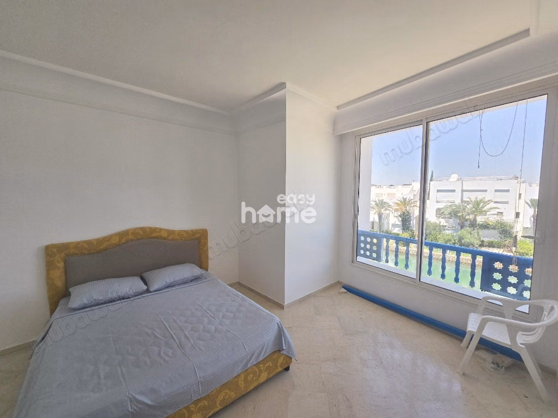 Appartamento arredato di 143m² con vista mare e canale