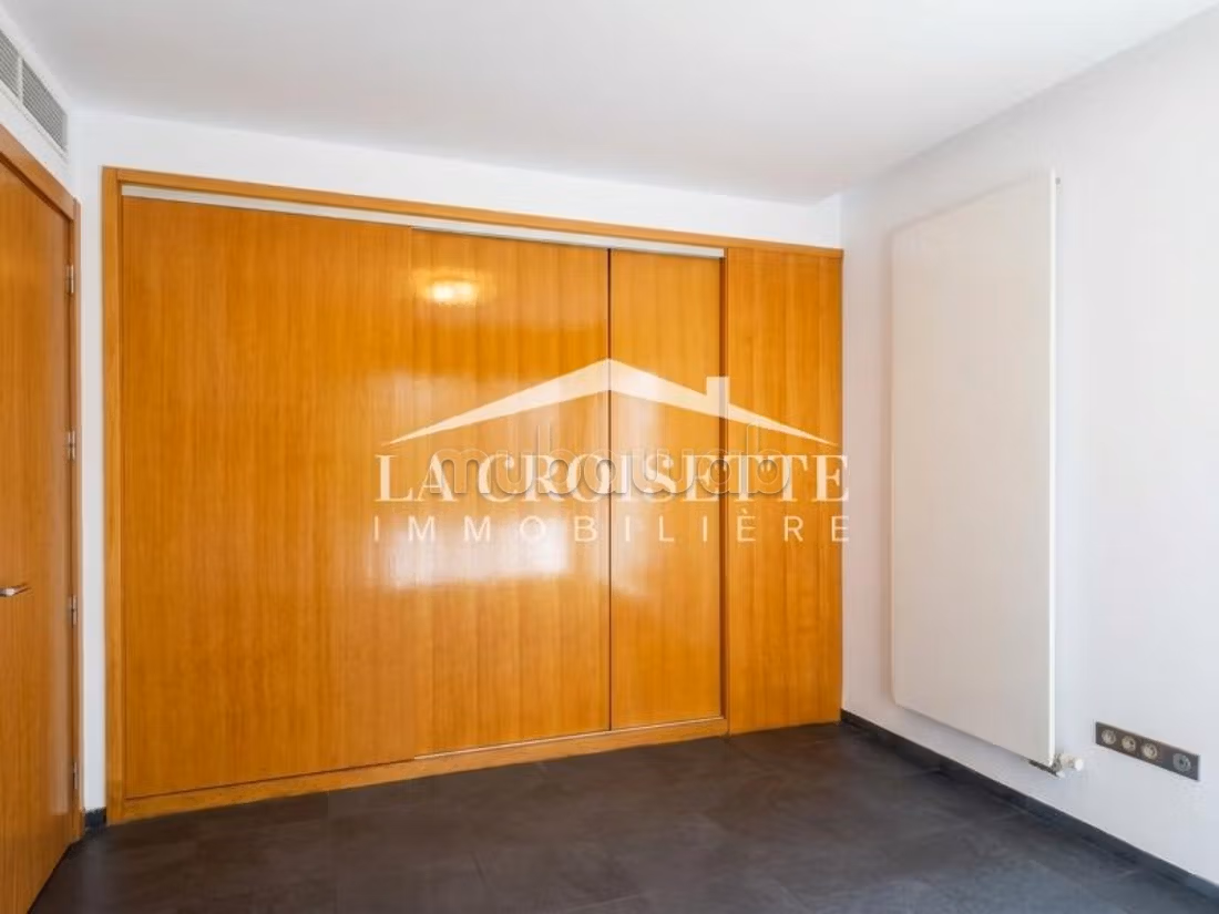 Villa S4 con piscina a La Marsa