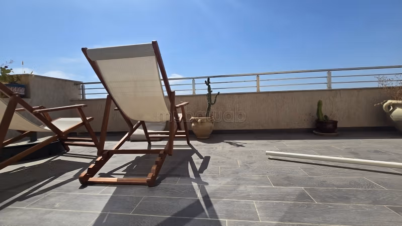 A duplex S3 with sea view