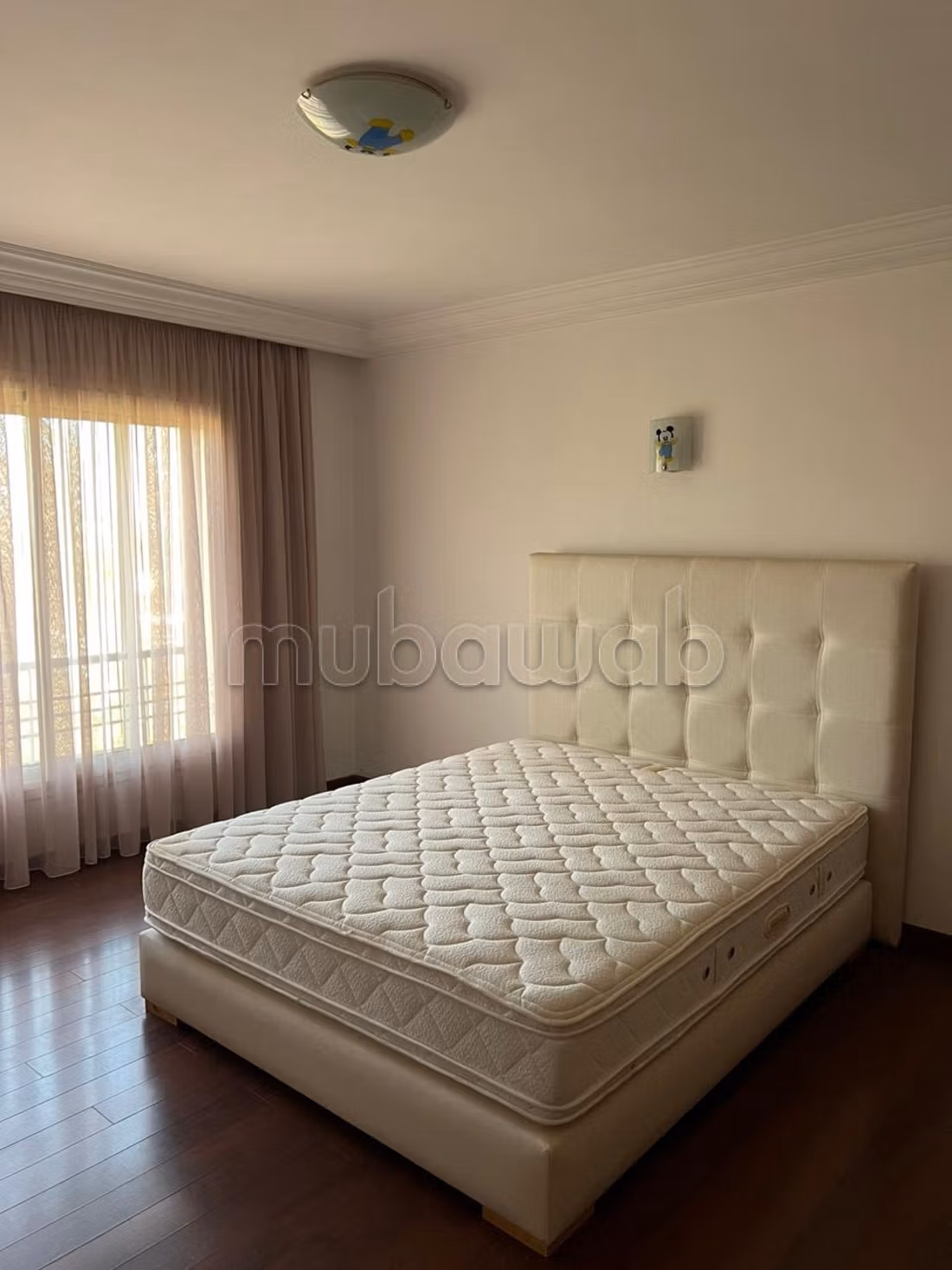 Location d'un appartement à Riyad. 
Surface totale 400 m². 
Salon traditionnel marocain — 5