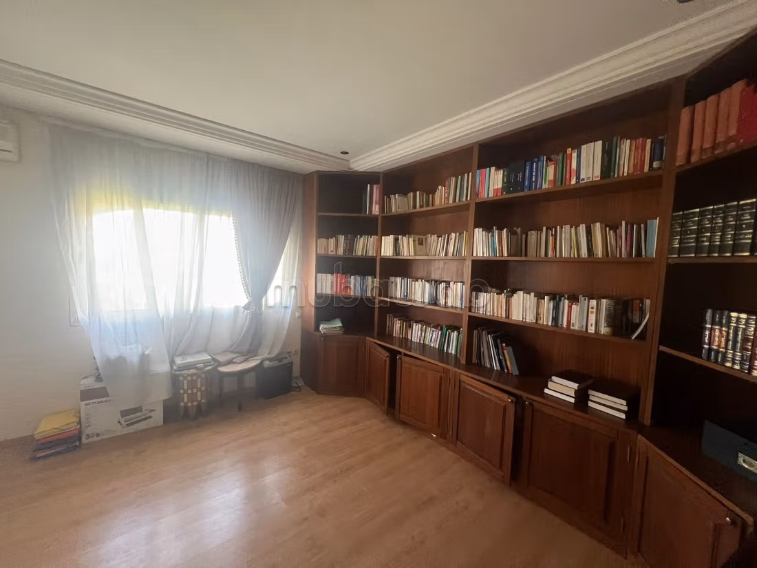 Luxe villa te huur in Polo. 6 grote kamers