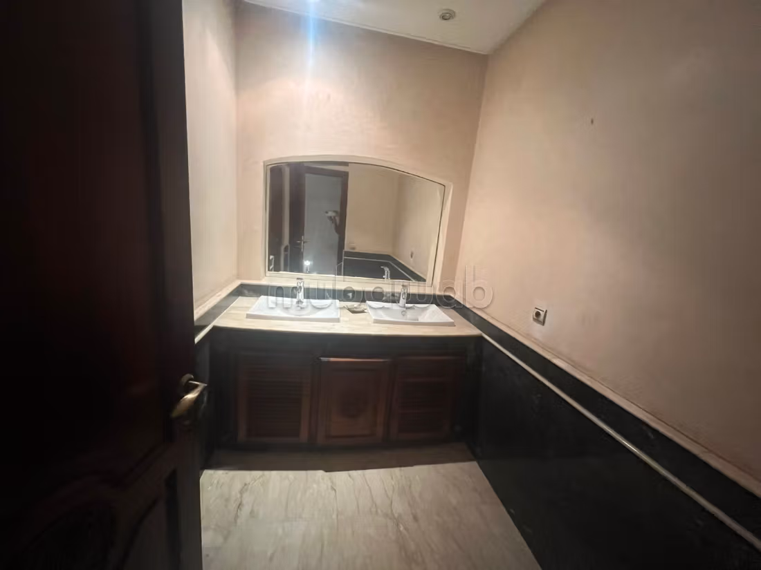 Luxe villa te huur in Polo. 6 grote kamers