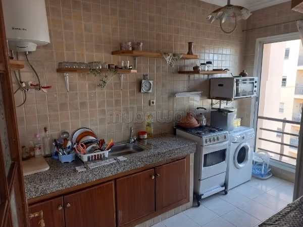 Affitto di un appartamento in Borgogna Ovest. 2 camere. Ben arredato