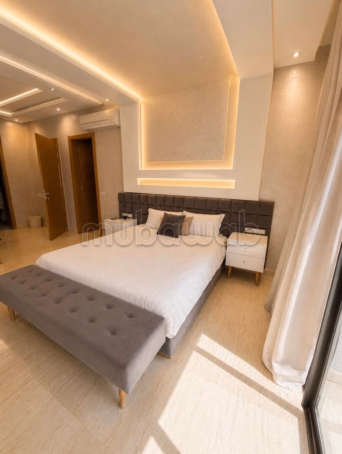 Location villa de luxe à Route de l'Ourika.
Superficie 450 m².
Meublé
