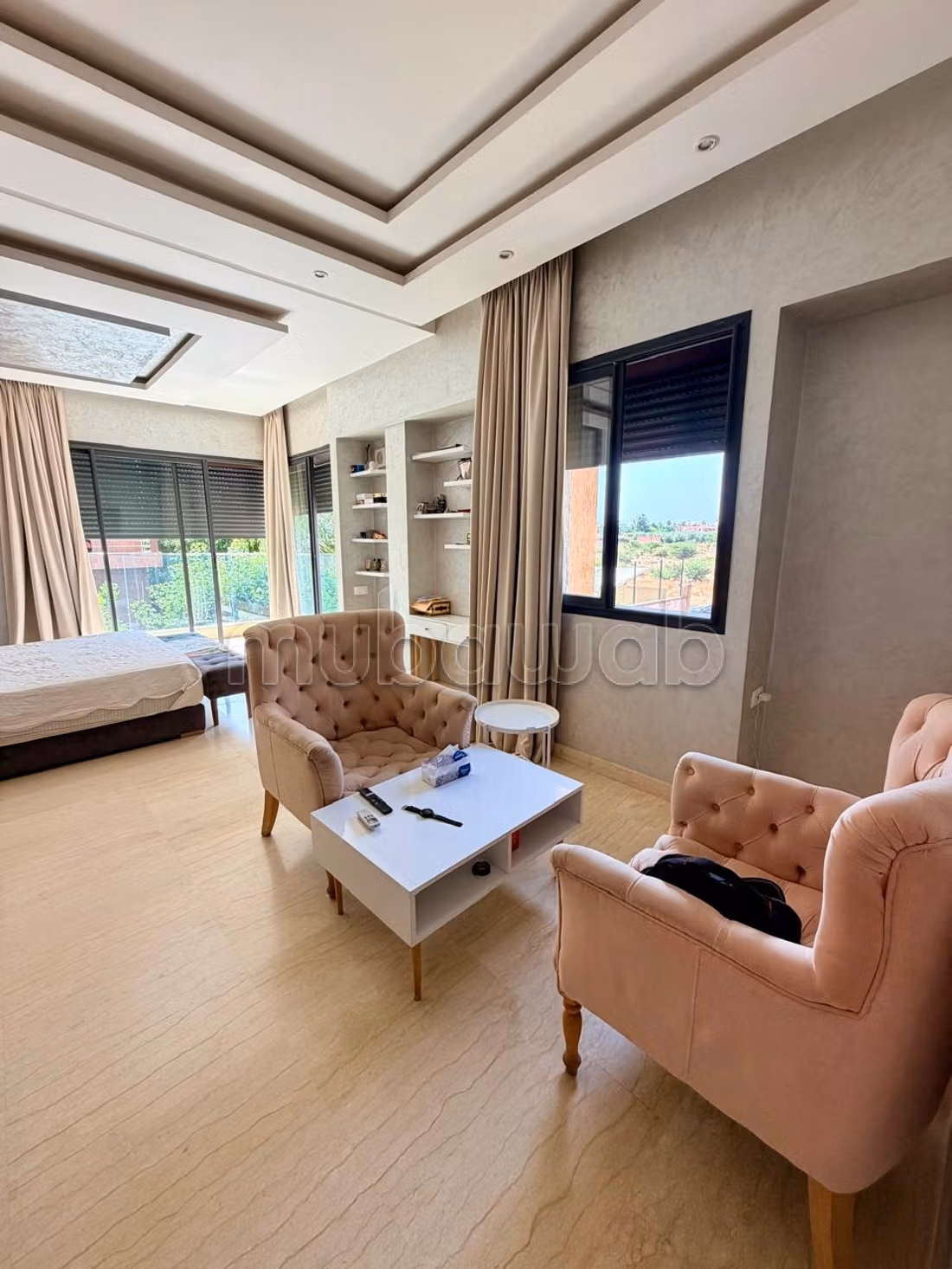 Location villa de luxe à Route de l'Ourika.
Superficie 450 m².
Meublé