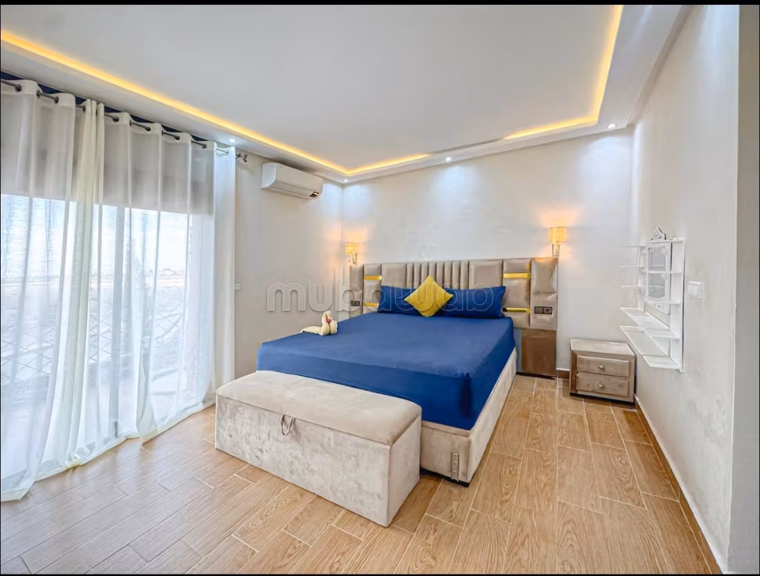 Vente villa de luxe à Route de Ouarzazate. 
12 pièces confortables. 
Bien meublé