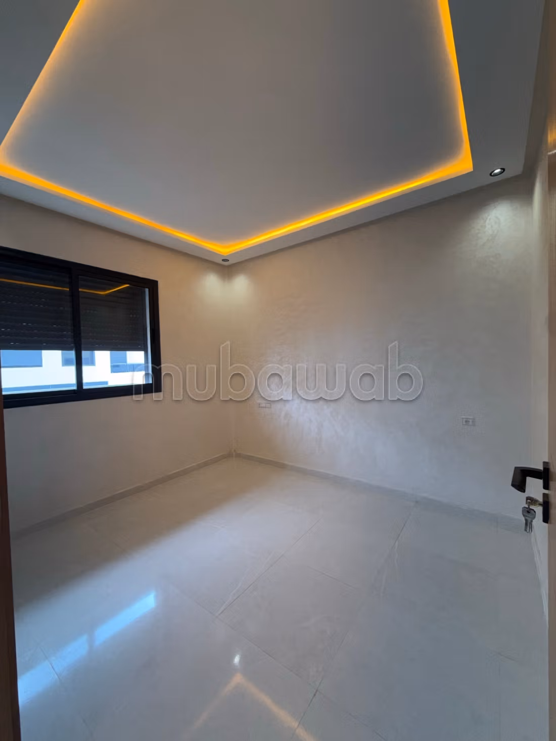 Venta de apartamento en Sidi Rahal Beach. Superficie 63 m². Puerta resistente, salón marroquí tradicional.