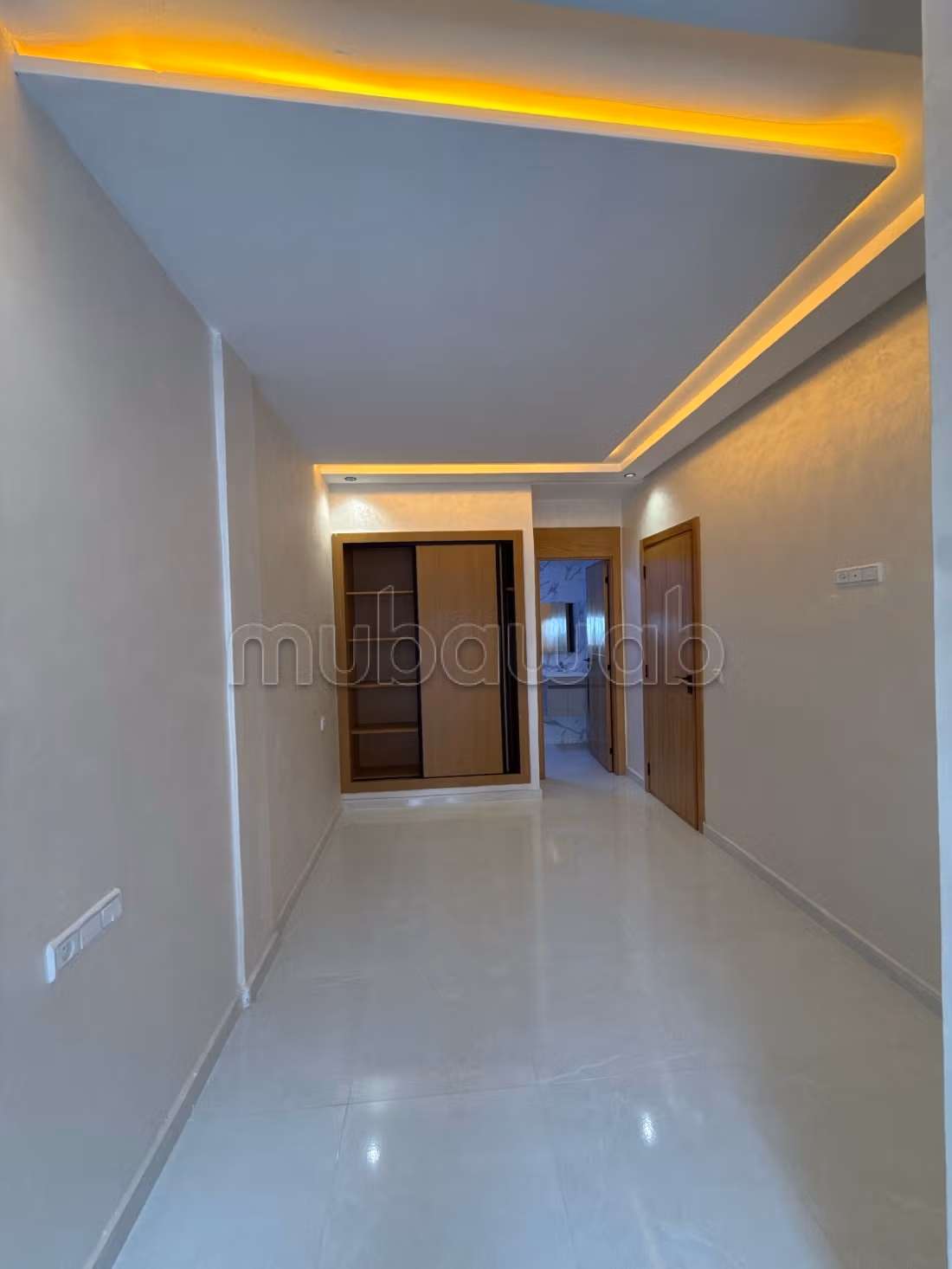 Vente d'un appartement à Sidi Rahal Plage. 2 belles chambres. Porte solide, salon marocain traditionnel