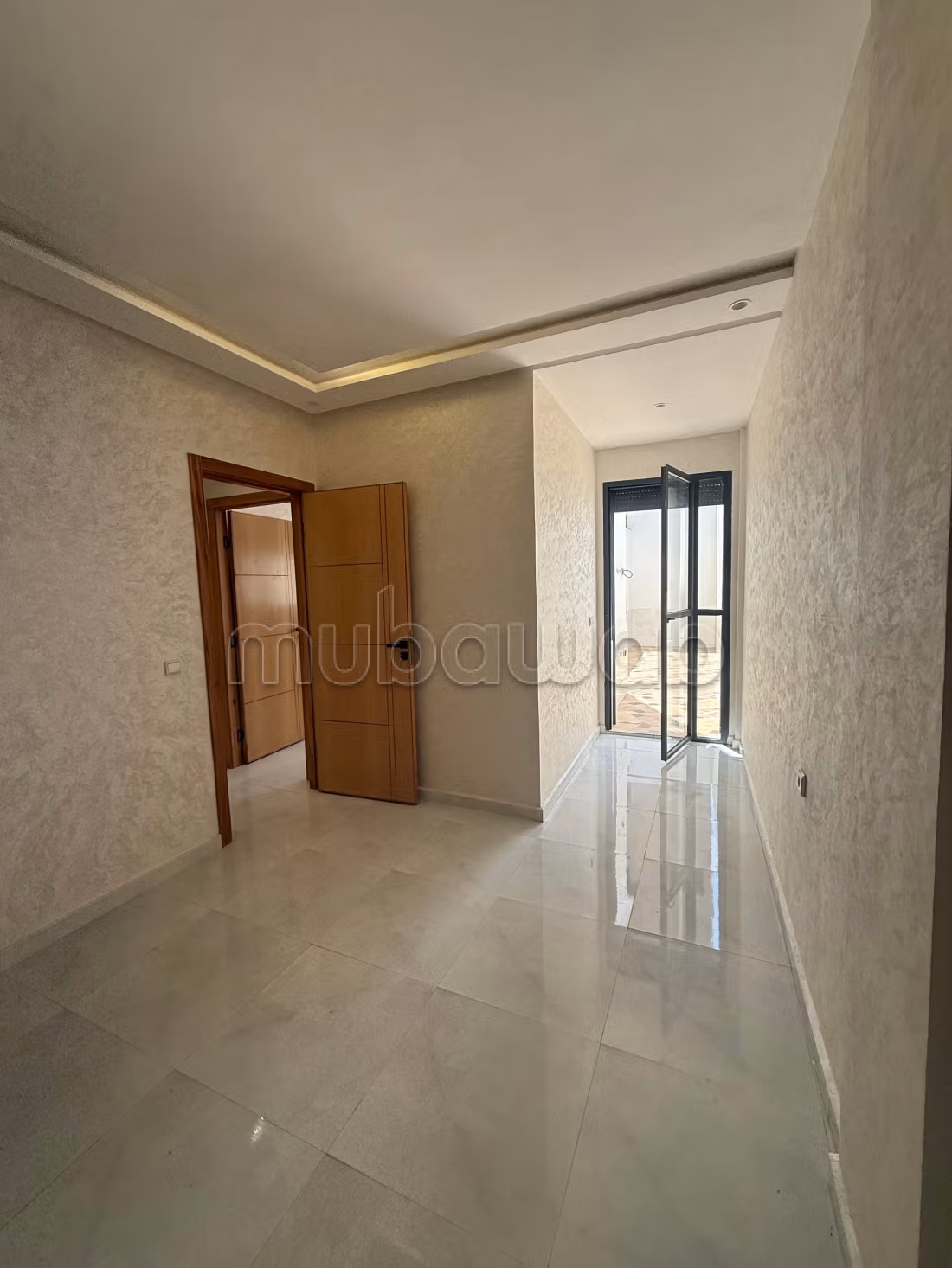Apartment for sale in Sidi Rahal beach. Total area 87 m². Kitchen with oven