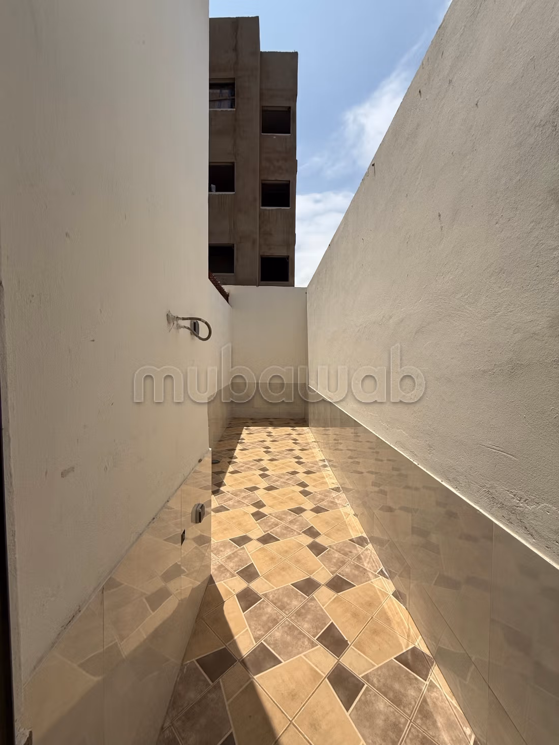 Apartment for sale in Sidi Rahal beach. Total area 87 m². Kitchen with oven