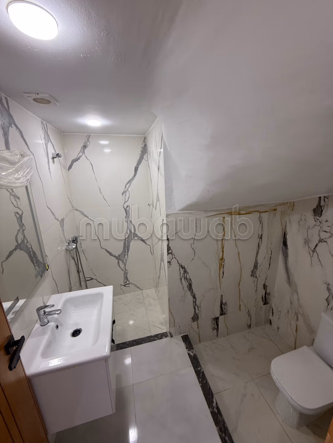 Apartment for sale in Sidi Rahal beach. Total area 87 m². Kitchen with oven
