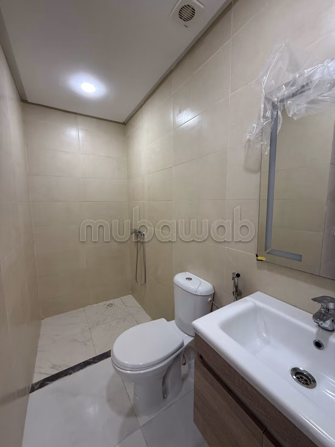 Apartment for sale in Sidi Rahal beach. Total area 87 m². Kitchen with oven