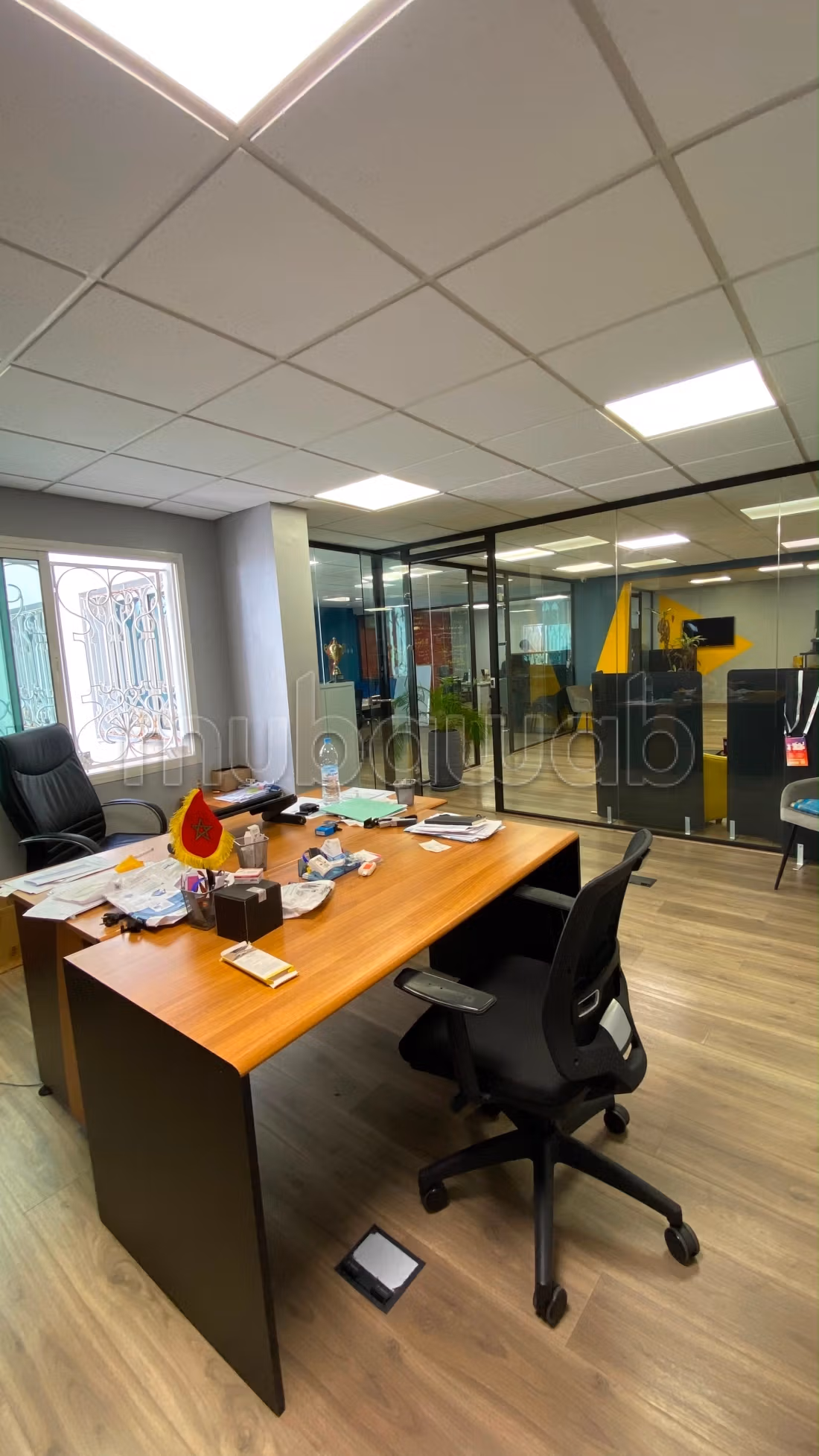 Bureaux en location à Maârif. Superficie 140 m². Système de climatisation