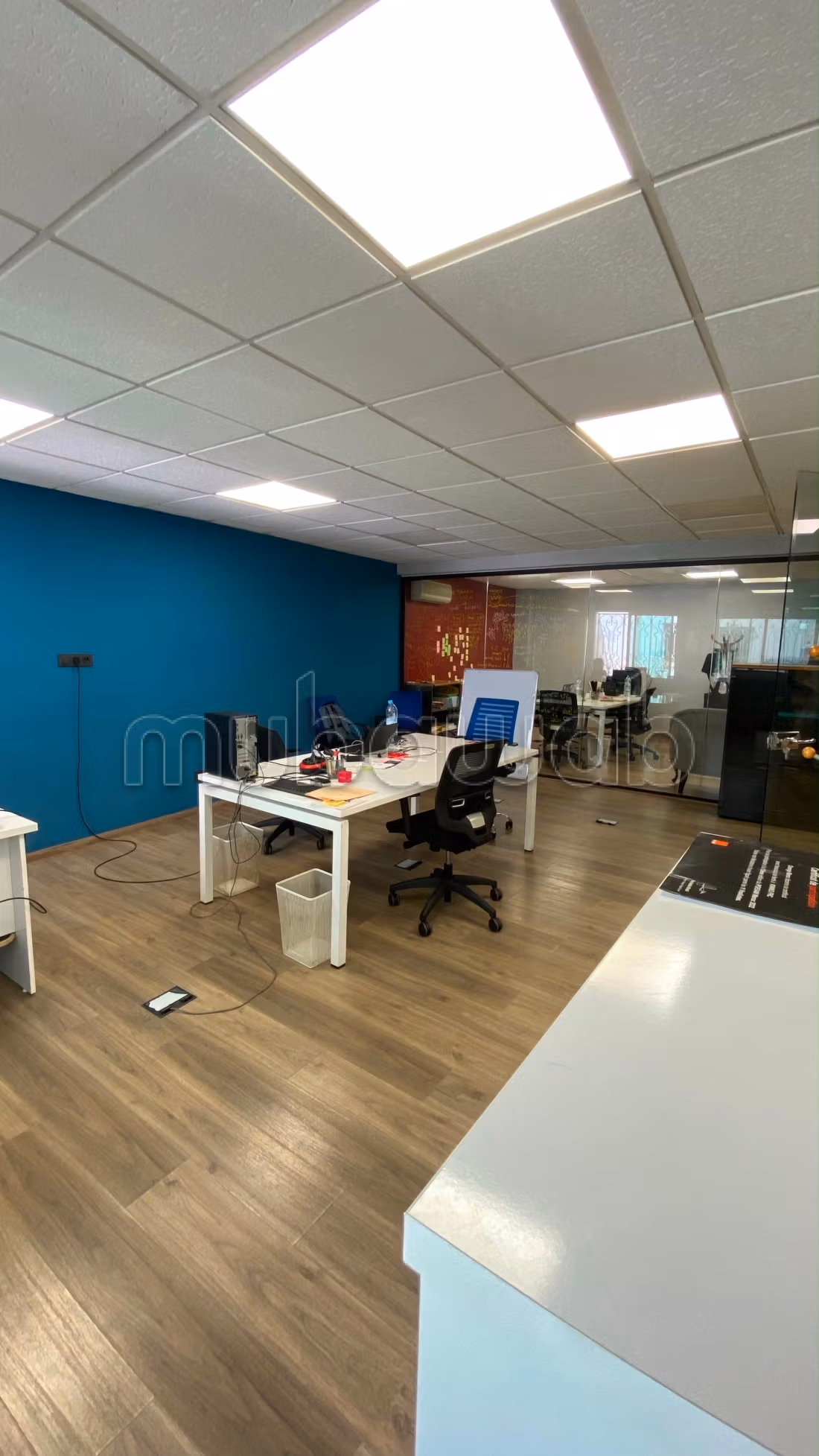 Bureaux en location à Maârif. Superficie 140 m². Système de climatisation
