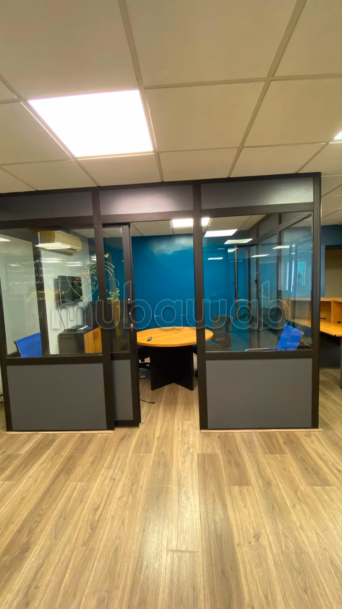 Bureaux en location à Maârif. Superficie 140 m². Système de climatisation