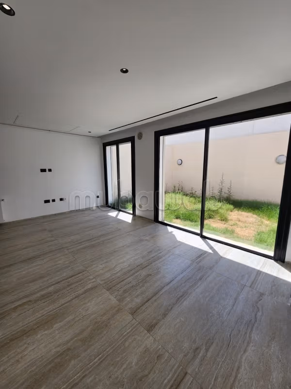 For sale a new duplex of type S2 with garden