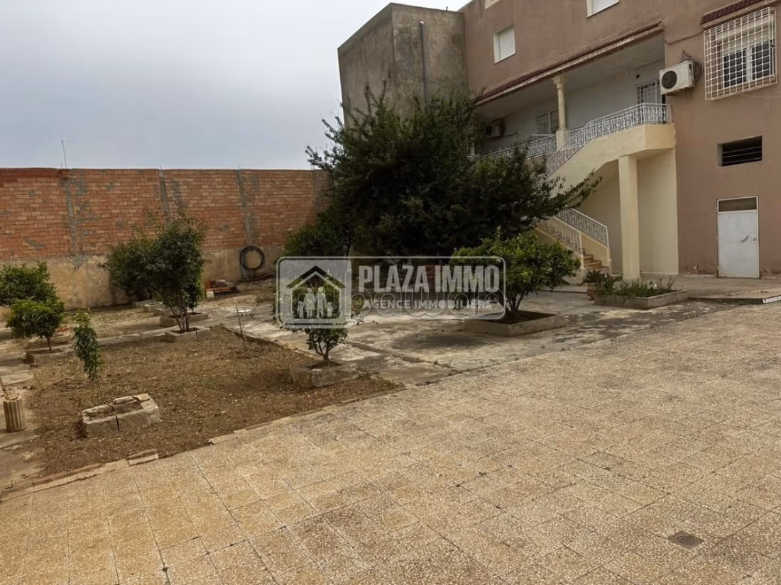 A vendre villa 3 etages a jendouba