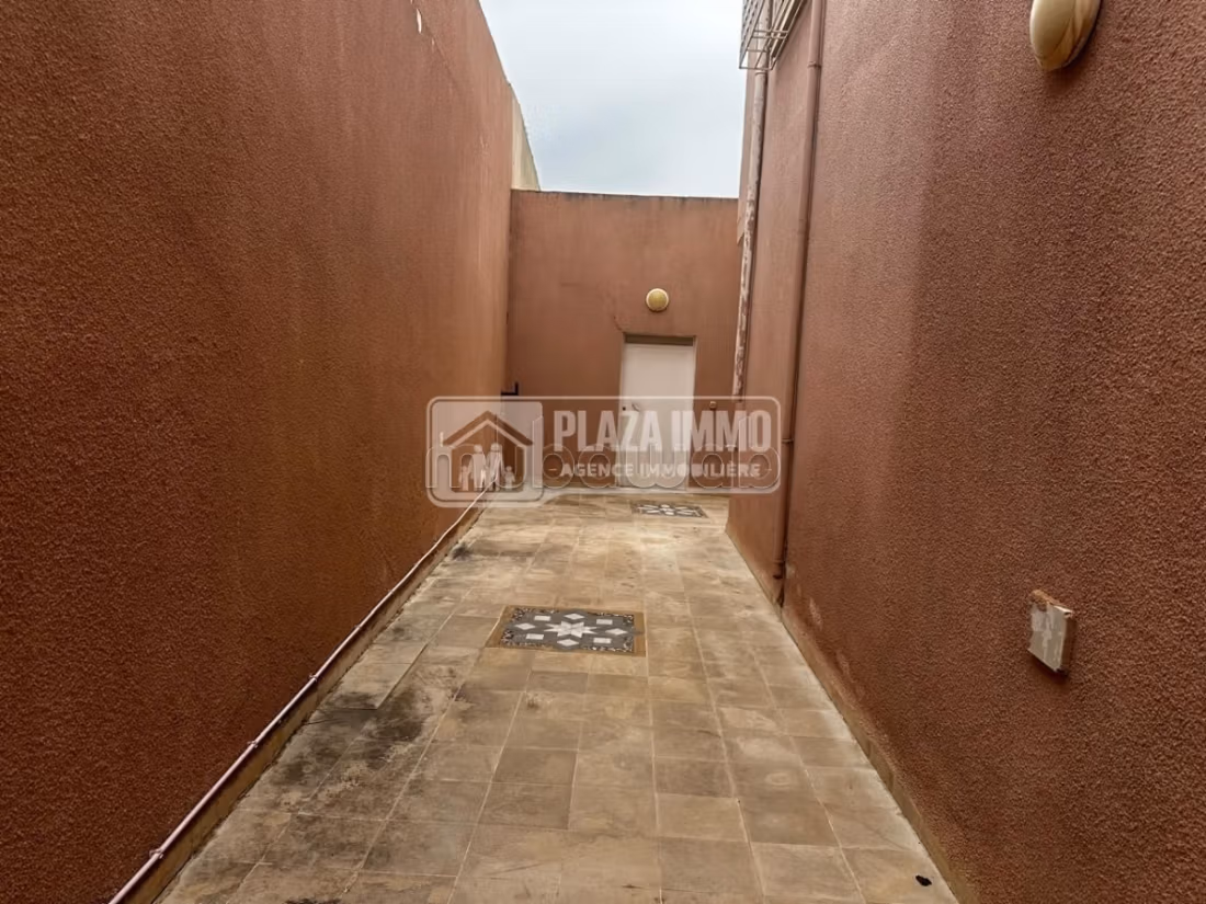 A vendre villa 3 etages a jendouba