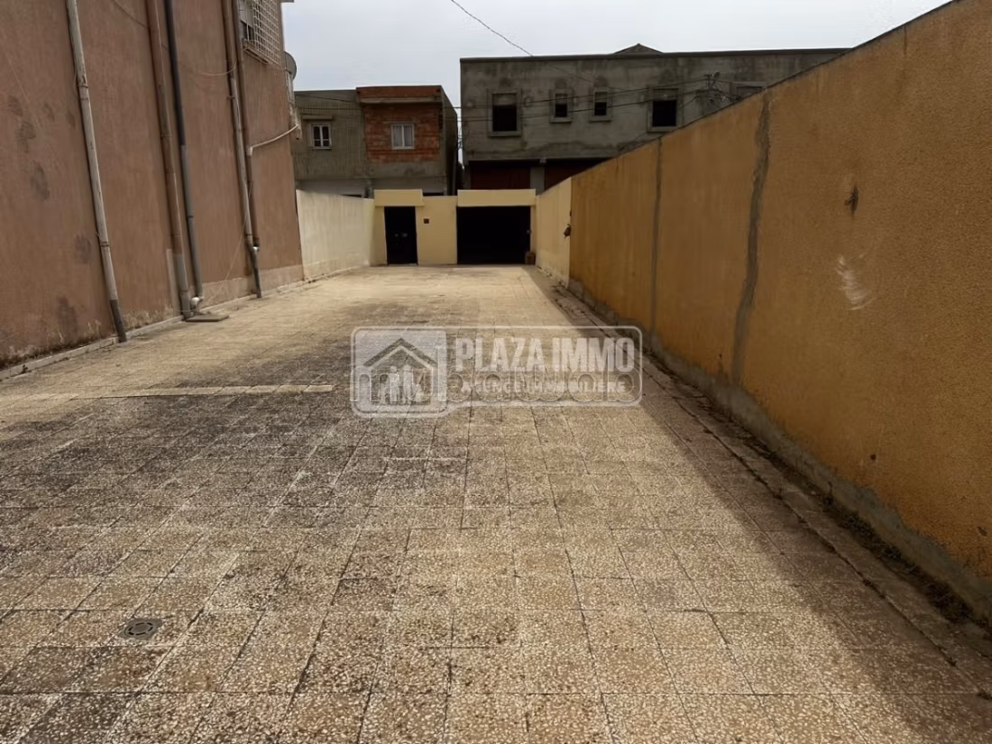 A vendre villa 3 etages a jendouba