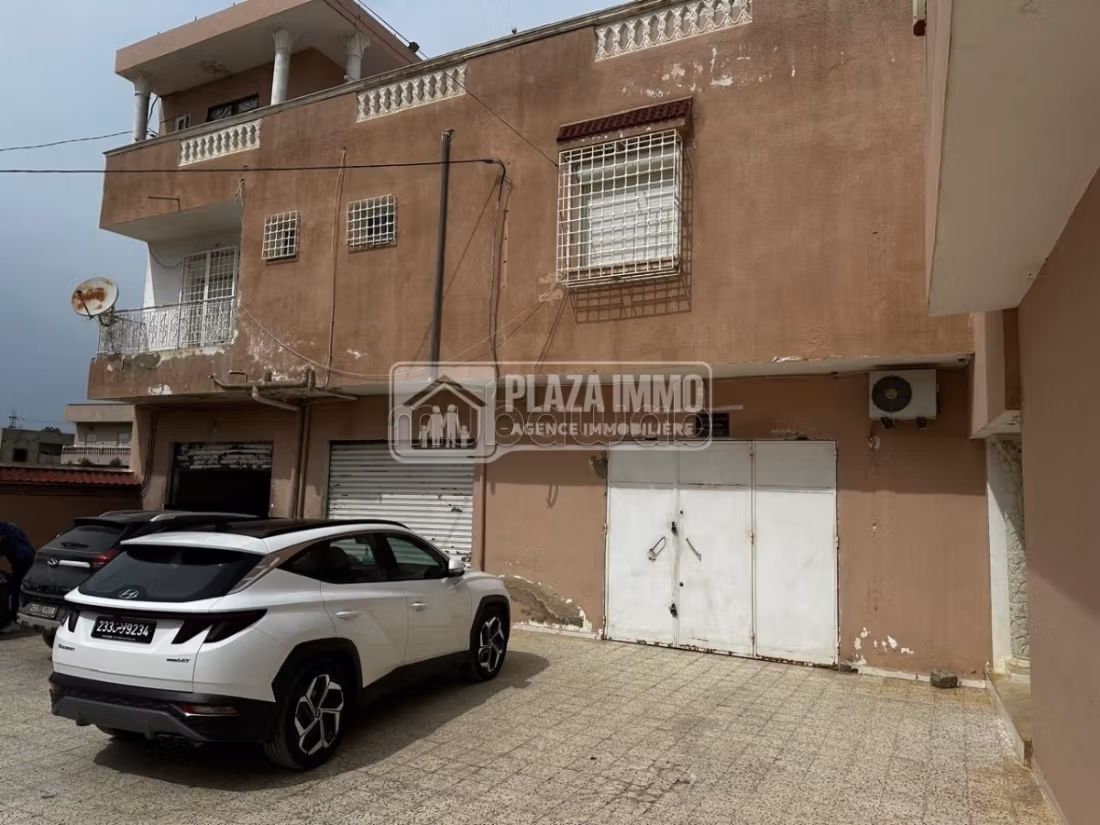 A vendre villa 3 etages a jendouba