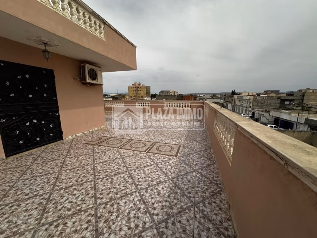 A vendre villa 3 etages a jendouba