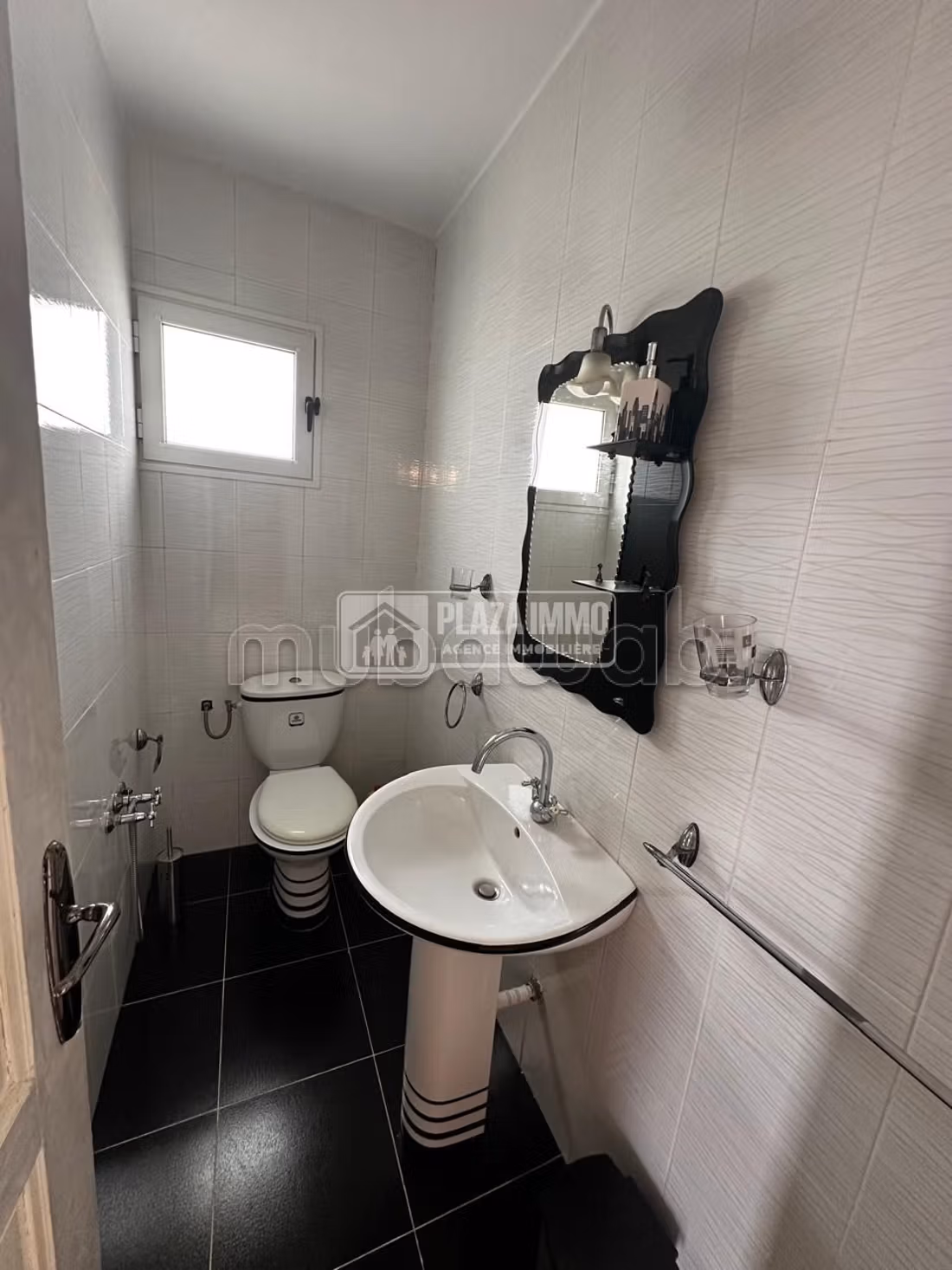 A vendre villa 3 etages a jendouba