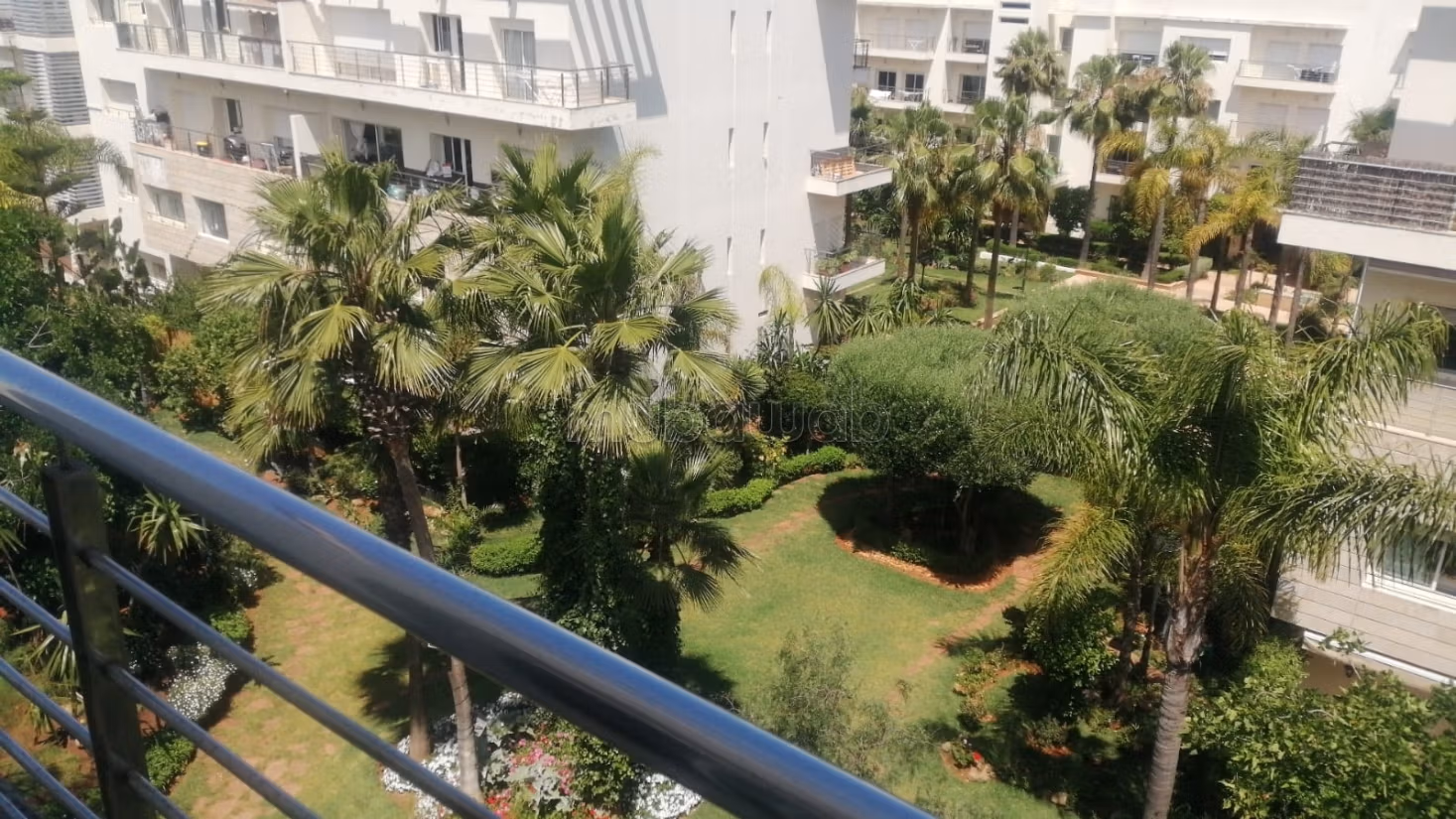 Bel appartement résidence fermée