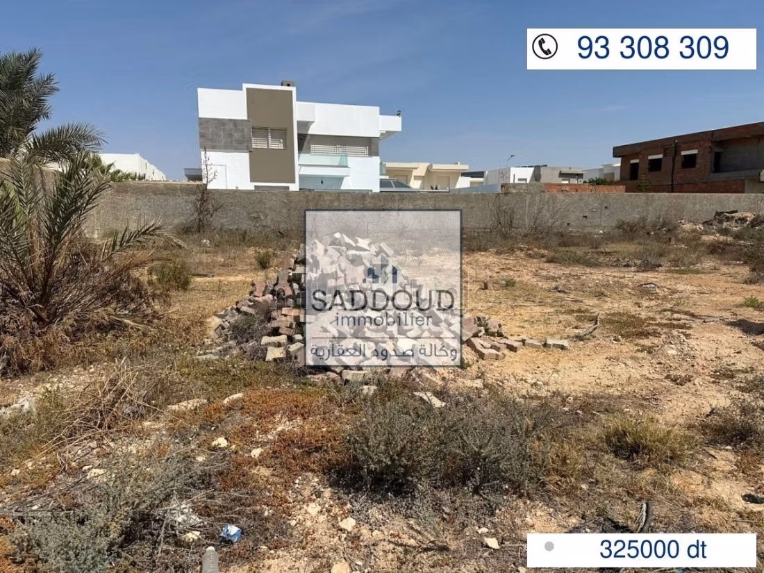Terreno di 1015 m in vendita - Strada Sidi Mansour Km 9